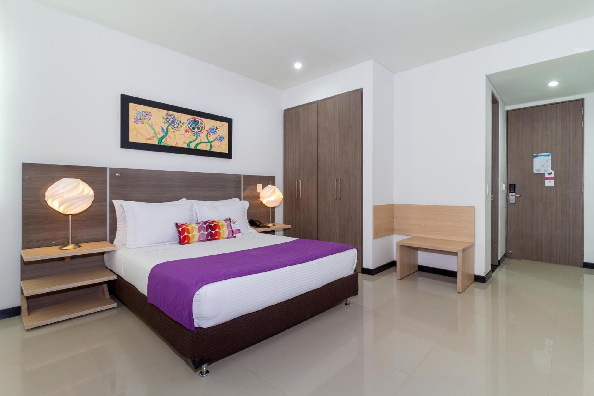 Hotel Baroca Монтерія Екстер'єр фото